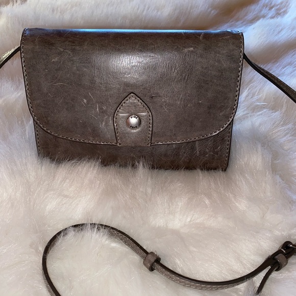 Frye Handbags - Frye Melissa Wallet Crossbody